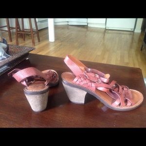 NWOT Lucky Brand block heel sandal 9.5